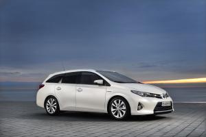 Toyota Auris Touring Sports 2013 года